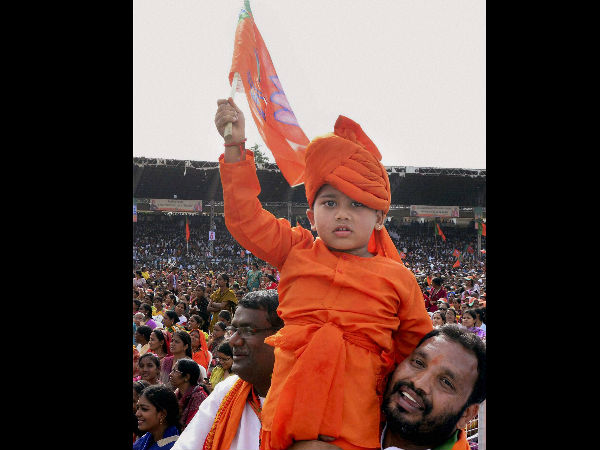 குவிந்த தொண்டர்கள்