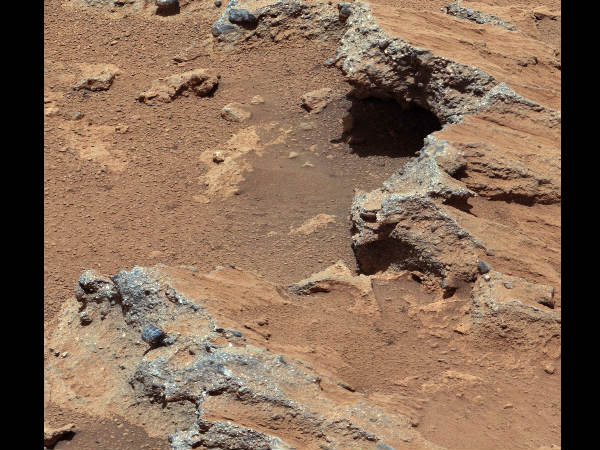 கட்டிப் பிடித்து கண்ணீர் மல்க குட்பை