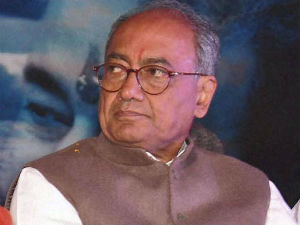 Digvijaya calls Modi 'desi fake Obama' after his 'Yes, we can' chant Digvijaya calls Modi 'desi fake Obama' after his 'Yes, we can' chant