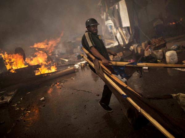 போராட்டக்காரர்கள்....