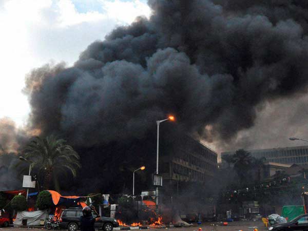 போலீசார் பலி...