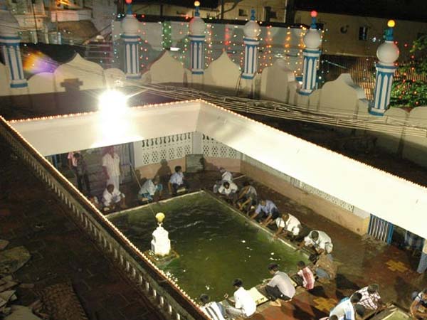 எதிர்ப்பும் - ஆதரவும்
