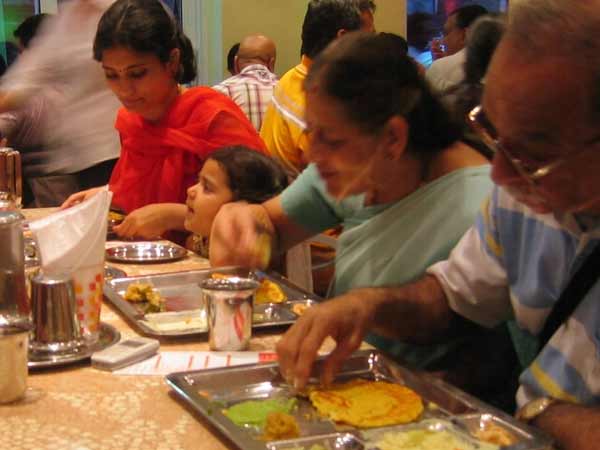 வெளியில் சாப்பிடாதீர்கள்...