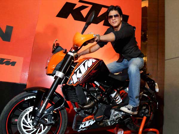 சூப்பர் ஸ்டார்.. சூப்பர் பைக்: