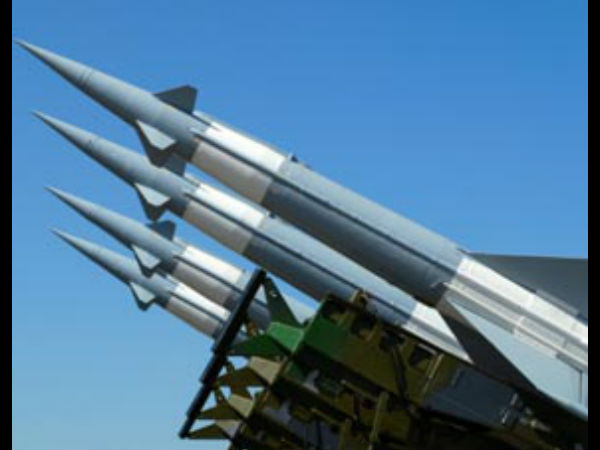 இந்தியாவுக்கு ஆயுதம் கொடுக்கும் வெளிநாடுகள் இந்தியாவுக்கு ஆயுதம் கொடுக்கும் வெளிநாடுகள்