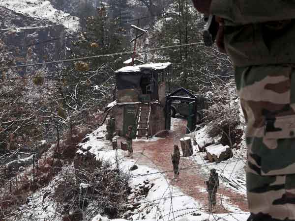 ஆறு பேரும் மொத்தமாக ரோந்து