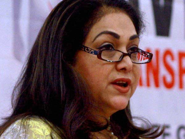 உண்மையை மறைக்க முயலும் டினா