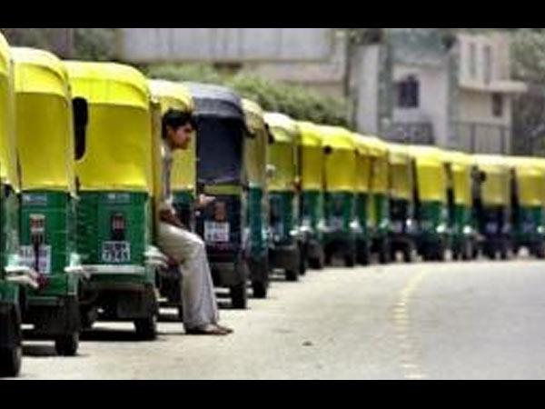 அமைச்சர் முன்னிலையில் பேச்சு