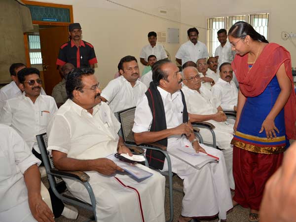 உலகை உலுக்கிய புரட்சிகள்