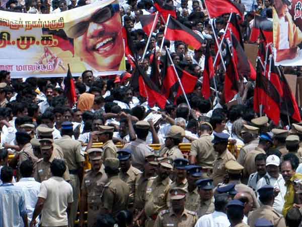 திமுகவிலும் இருக்கே இளைஞரணி...