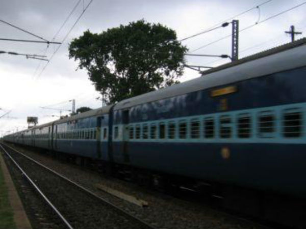 அதிகாலை 4.30 க்கு காரைக்குடியிலிருந்து