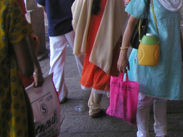 துணிப் பைகள் மட்டுமே