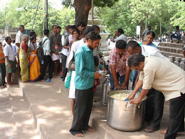 கோவில் நிர்வாகமே சாப்பாடு