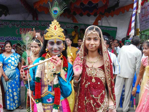 சாலையில் கிருஷ்ணாஷ்டமி