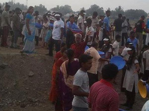 திருப்பூரில் குளம் தூர்வாறும் பணி