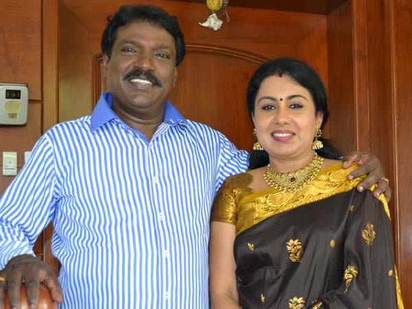 அதிமுகவில் இணைந்தார்