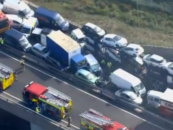 அணிவகுத்த வாகனங்கள்....