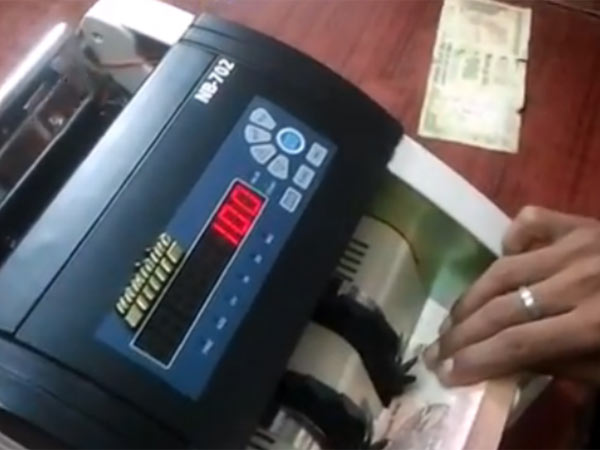 ஏழை பணக்காரன் இடைவெளி