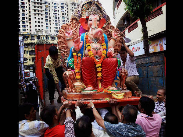 பட்டாசு வெடிக்க கூடாது