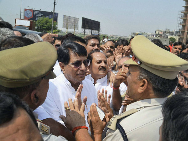 அமைச்சர் அஜித்சிங்குக்கு தடை அமைச்சர் அஜித்சிங்குக்கு தடை