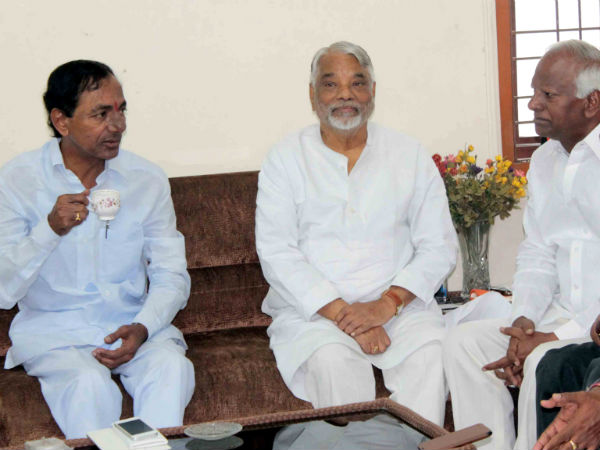 போட்டி கூட்டம்
