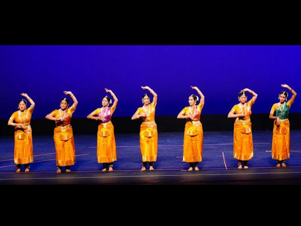 நூறு கலைஞர்கள்