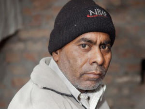 Delhi gang-rape: 'She wept in hospital and said 'they beat me so badly'', says girl's mother Delhi gang-rape: 'She wept in hospital and said 'they beat me so badly'', says girl's mother