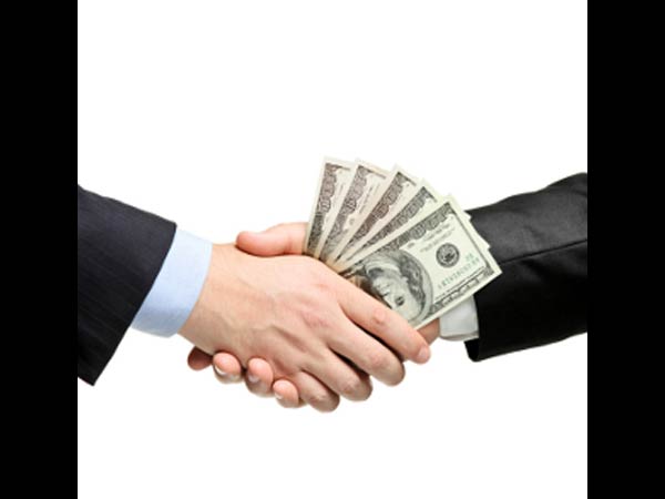 அரசியலில் சமம் அரசியலில் சமம்