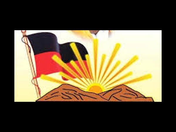 பின்னணியில் மாலைராஜா