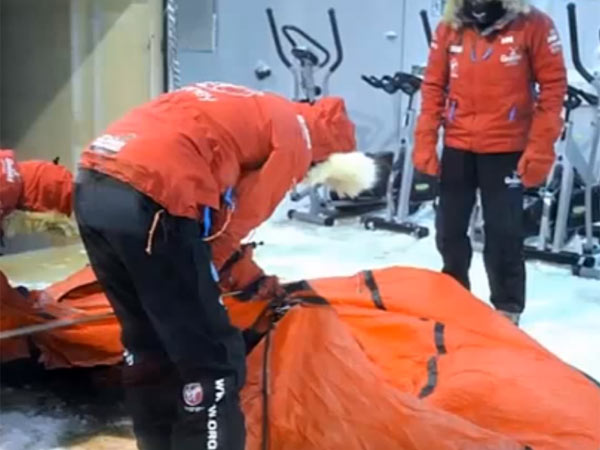 3 குழுக்கள்.... 3 குழுக்கள்....