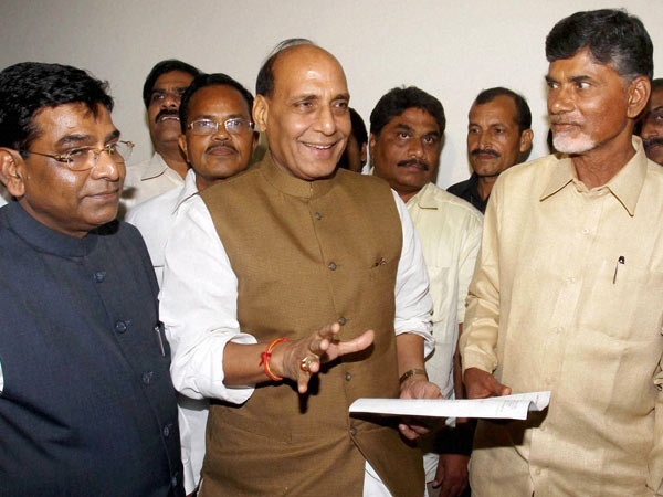 Chandrababu Naidu meets President, BJP chief on Telangana issue