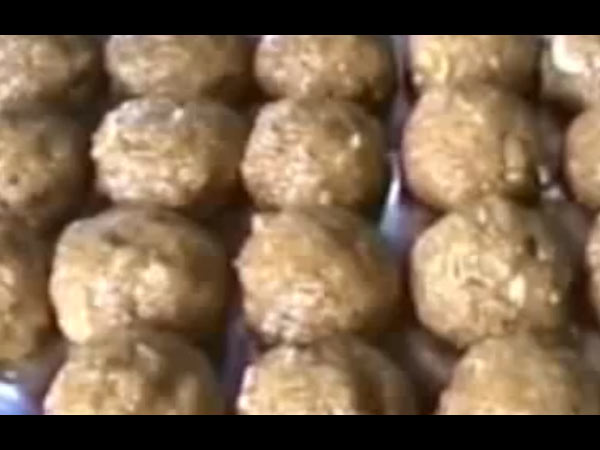 4 லட்சம் லட்டுகள்