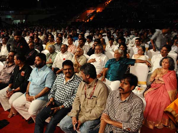 கர்நாடக அதிருப்தி கர்நாடக அதிருப்தி