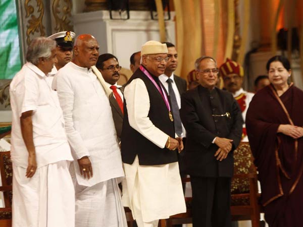 ஜெ புகழ் பாடினர் ஜெ புகழ் பாடினர்