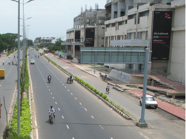 போர்க்கால அடிப்படையில் வேலை....