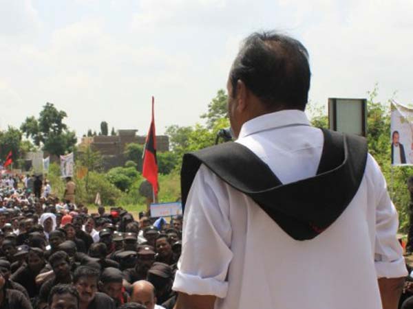 பாஜக, காங்கிரஸ் அணிகளில்