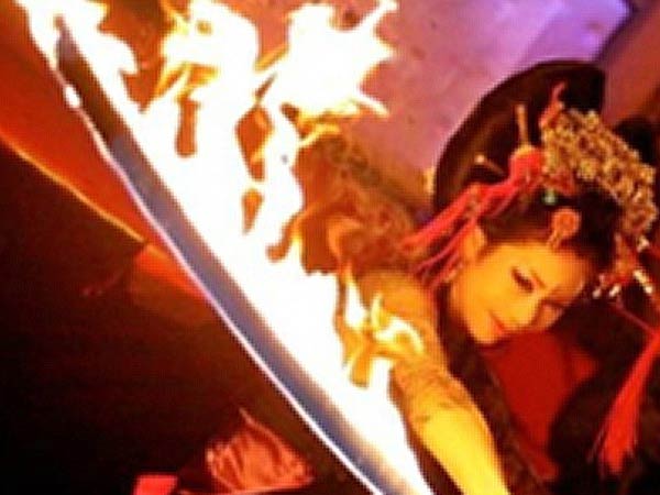 செக்ஸ் விருந்துகளின் கூடாரமாக மாறிய அவலம்