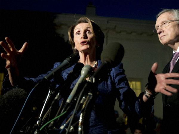 பேனர்தான் முட்டுக்கட்டை...