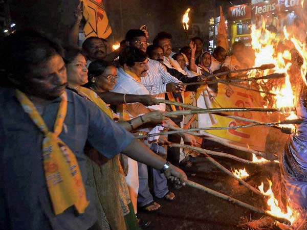 13 மாவட்டங்கள் இருள்