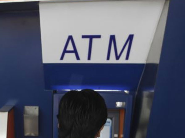 கண்ணக் கட்டுதே...