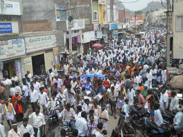 13 மாவட்டங்களில் மின்சாரம் இல்லை 13 மாவட்டங்களில் மின்சாரம் இல்லை