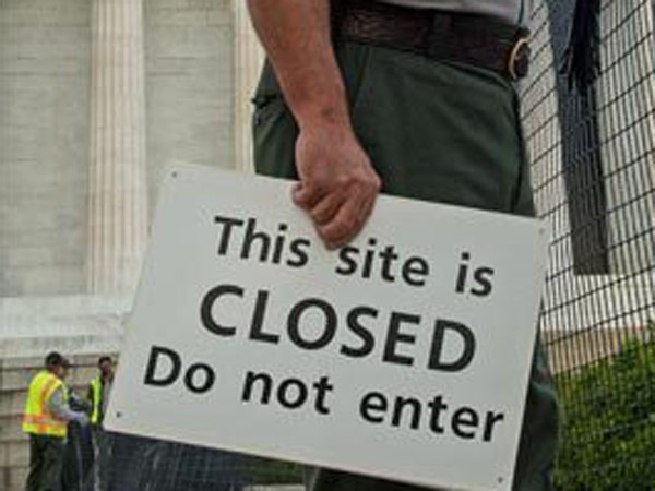 5000 பேருக்கு கட்டாய லீவு