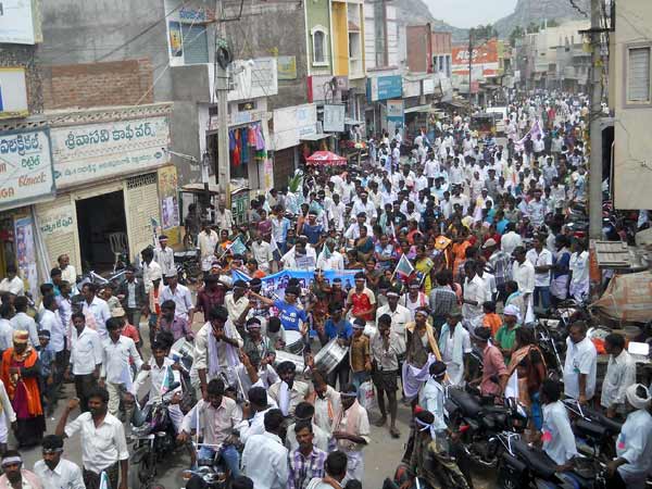 Sharad Pawar asks party leaders to prepare for early Lok Sabha polls