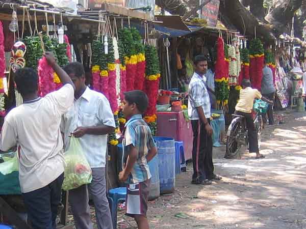 அதே இடத்தில்...