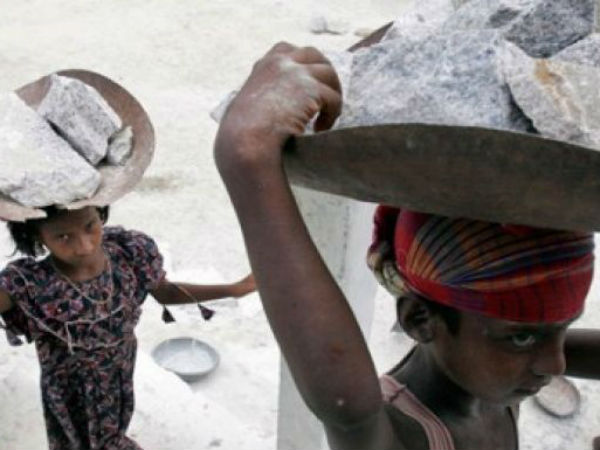 இந்தியாவில் தான் பாதி கொத்தடிமைகள்