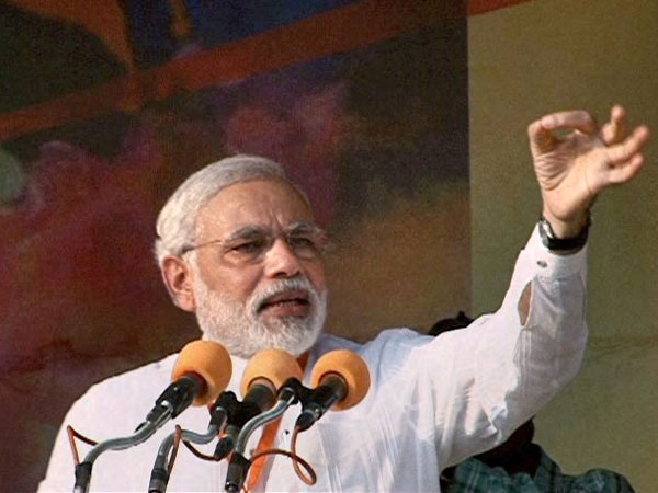 Cong. uses secularism to divide people: Narendra Modi