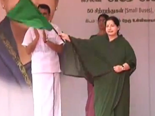 மினியை ஓவர்டேக் செய்யுமா ஸ்மால்...