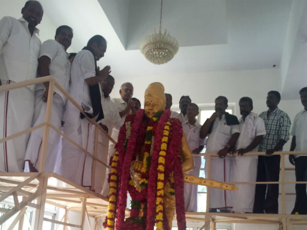 Vaikp pays tribute to Maruthu Pandiyars Vaikp pays tribute to Maruthu Pandiyars