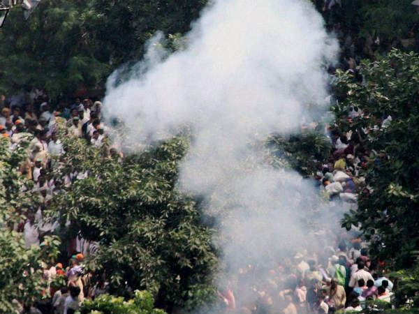 crude bomb explosion at Patna railway station, at least 3 injured: TV reports