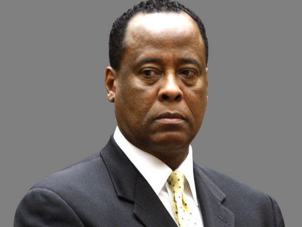 சிறை வாசலில்....